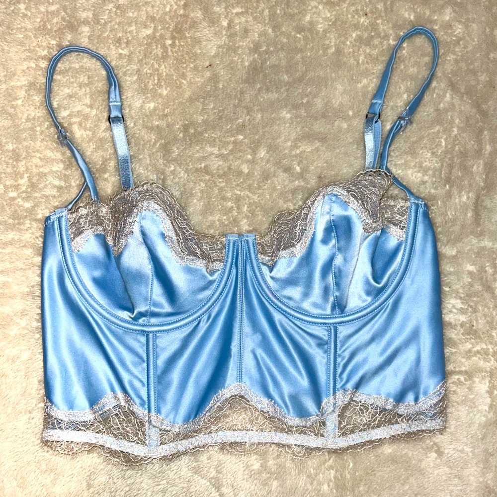 Victoria’s Secret angels bustier
